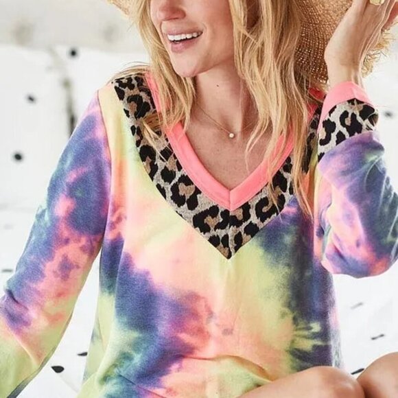 BiBi Tie Dye Terry V-Neck Top - Picture 5 of 9